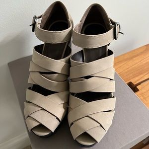 NWT Coclico Block Heel Sandal